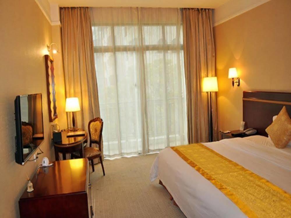 River Side Hotel Zhongshan  Exterior photo